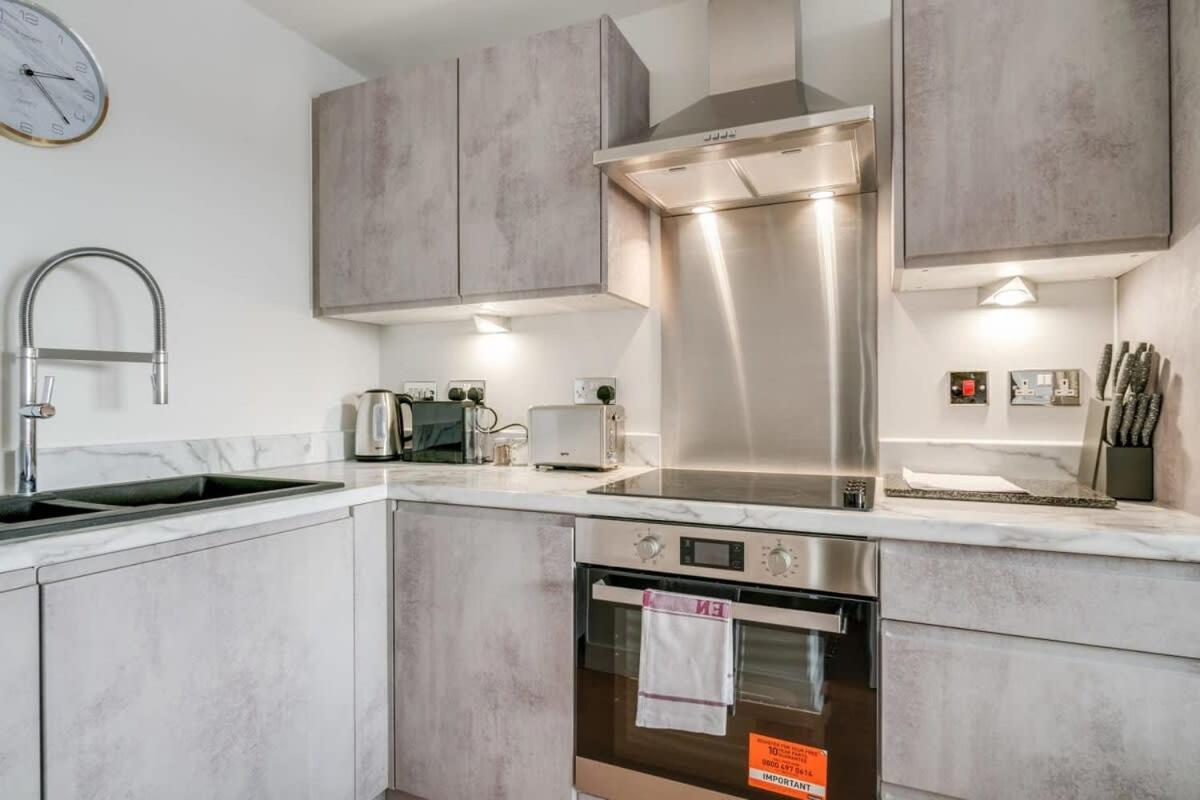 Lovely Riverside 2 Bed Apartment Leeds  Dış mekan fotoğraf